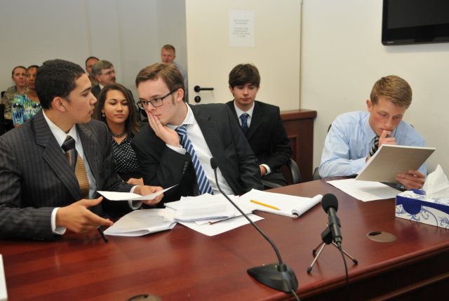 defendant table fighting a ticket